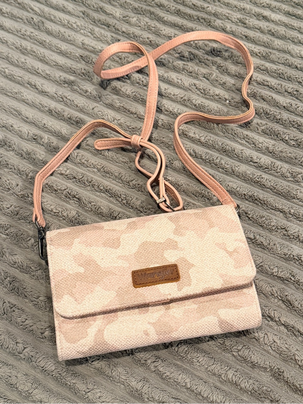 Wrangler Blush Pink Camo Crossbody Bag